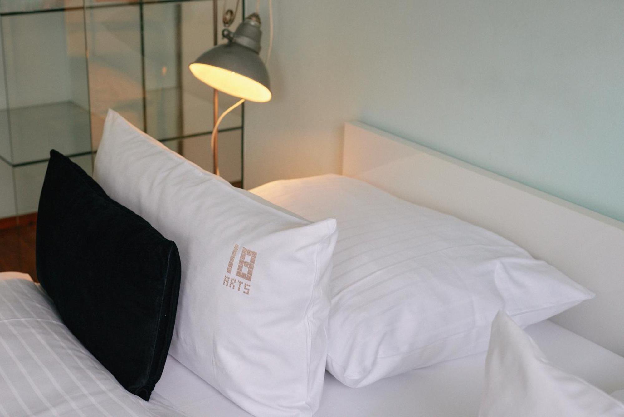 18arts - Living In A Gallery! Hotel Colonia